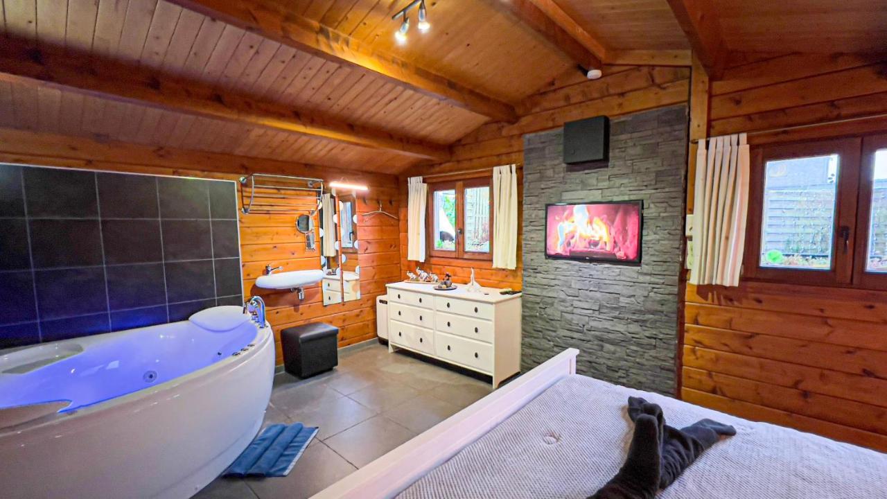 Au Chalet D'Isa Havelange ภายนอก รูปภาพ
