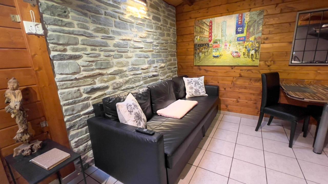 Au Chalet D'Isa Havelange ภายนอก รูปภาพ