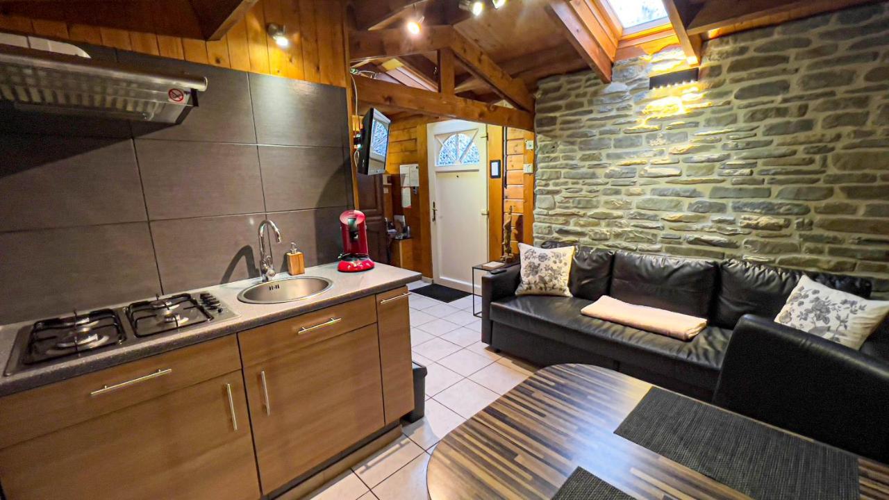 Au Chalet D'Isa Havelange ภายนอก รูปภาพ